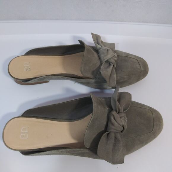 BP. Maddy Gray Suede Bow Mule Flats Neutral Office Size 9 - Picture 4 of 10